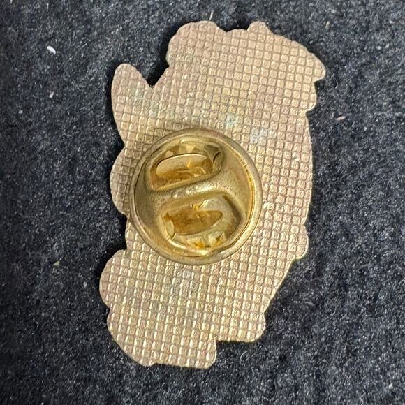 Vintage Easter Bunny  Enamel Lapel Pin Badge - Picture 2 of 3